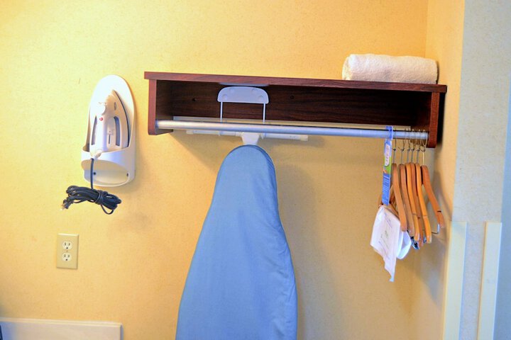 Room 10 of 27