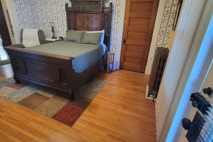 Room 28 of 47