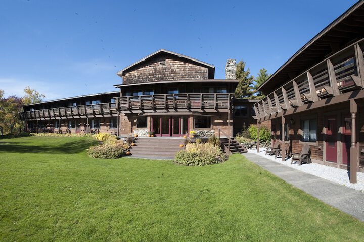 Summit Lodge
