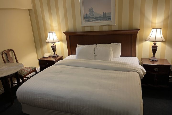 Room 12 of 13