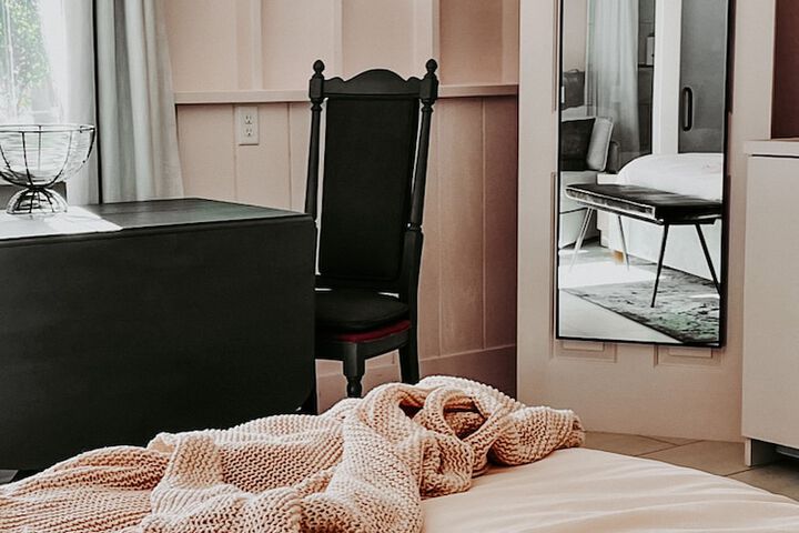 Room 54 of 230