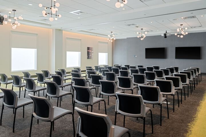 Home2 Suites by Hilton Atlanta Airport College Park