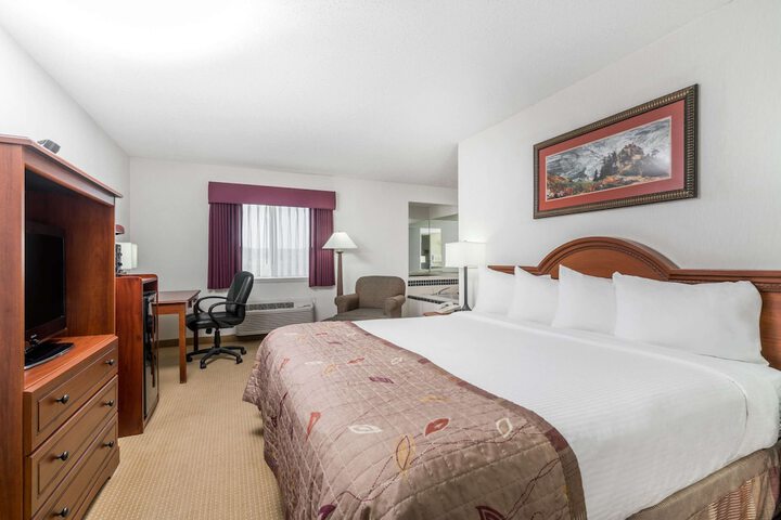 Room 10 of 20