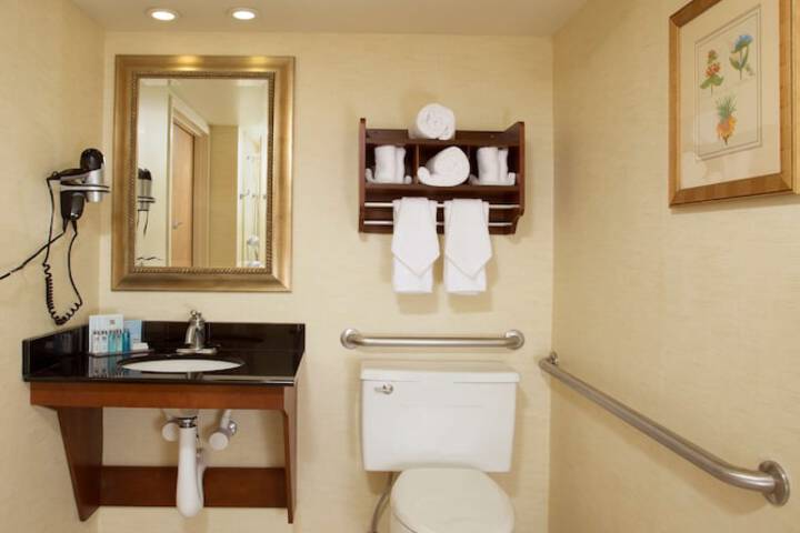 Room 9 of 26