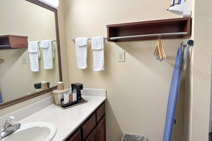 Room 62 of 70