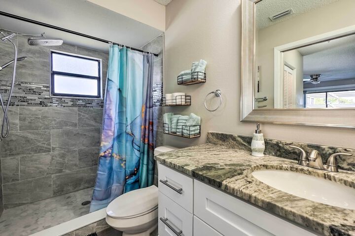Waterfront Port Richey House w / Heated Pool!