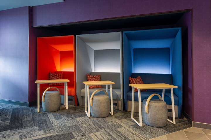 Business Center 22 of 23
