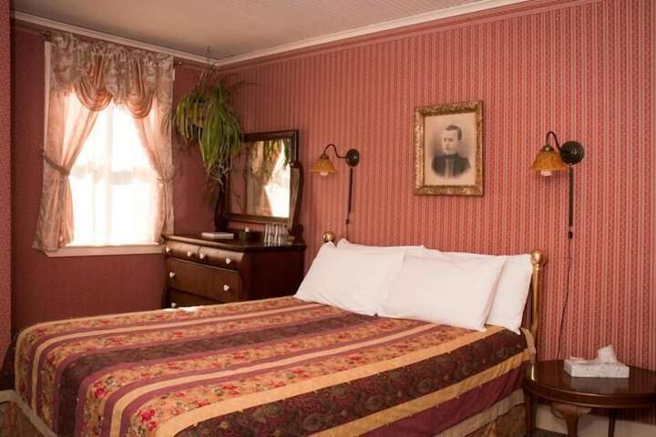 Room 6 of 42