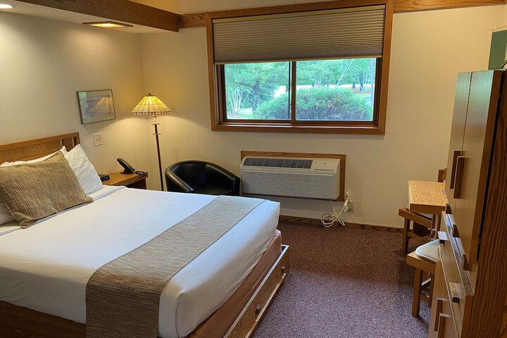 Room 28 of 59