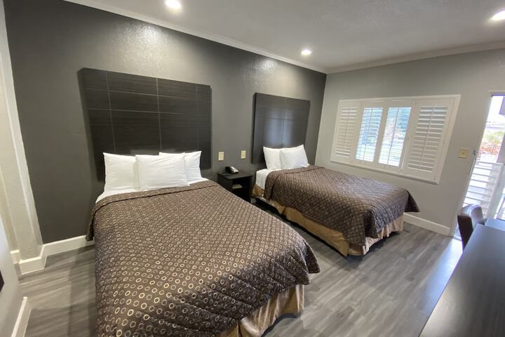 Room 32 of 62