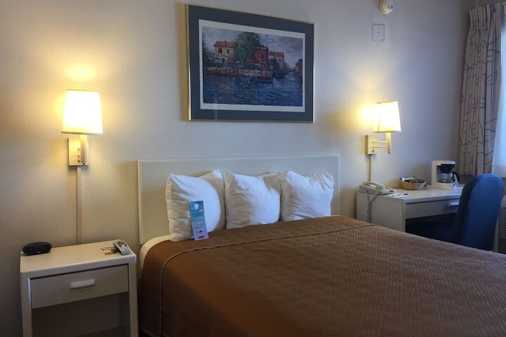 Room 8 of 62