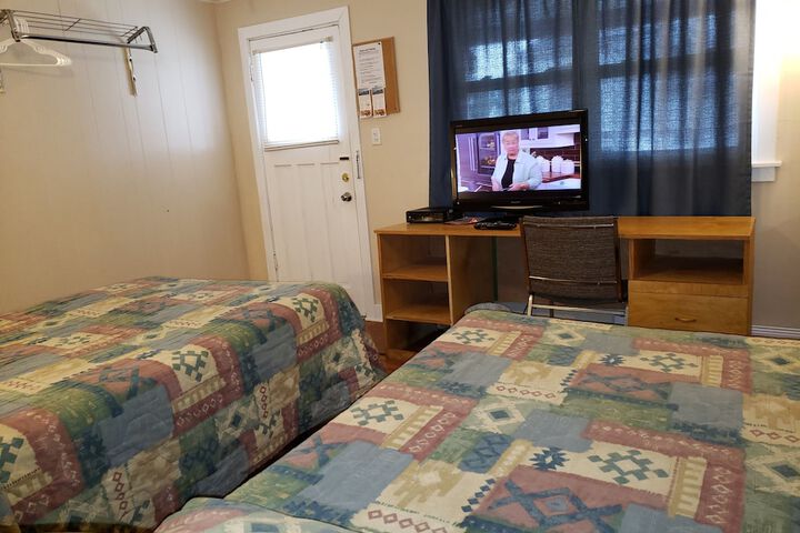 Room 28 of 79