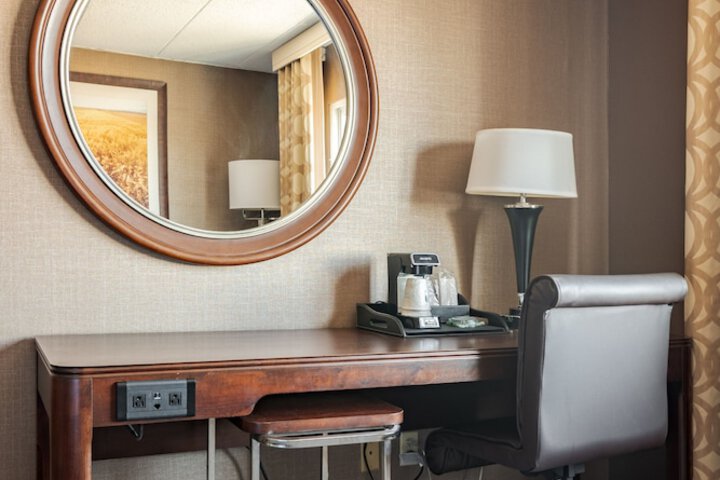 Room 10 of 43