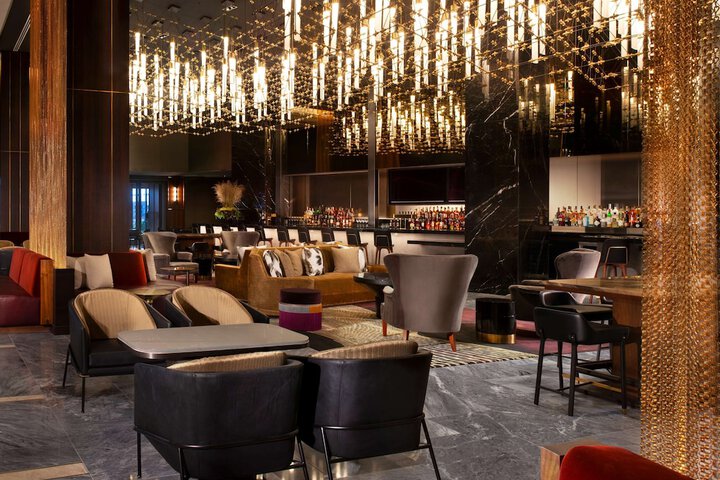 Lounge 102 of 130