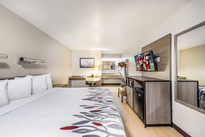 Room 12 of 28