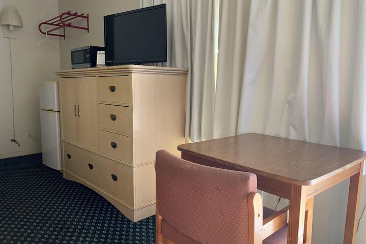 Room 7 of 13