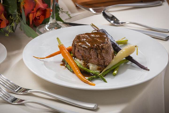Dining 21 of 44