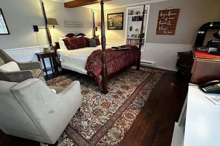 Room 121 of 200