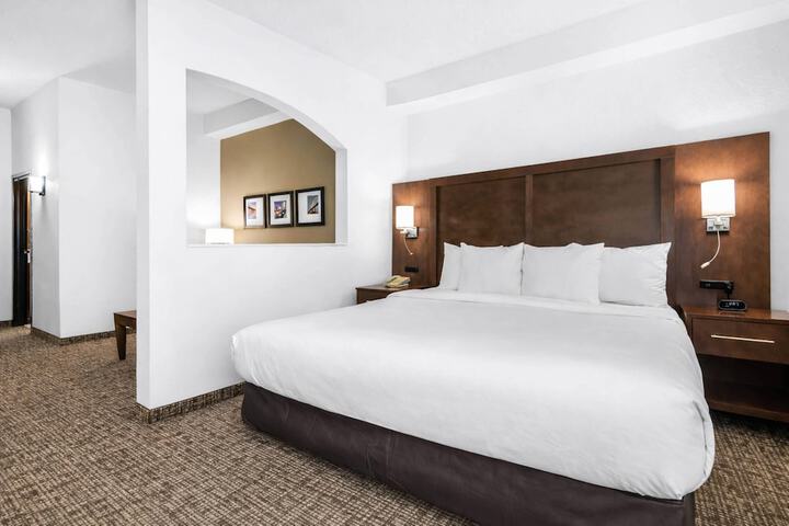 Comfort Suites Baymeadows Near Butler Blvd