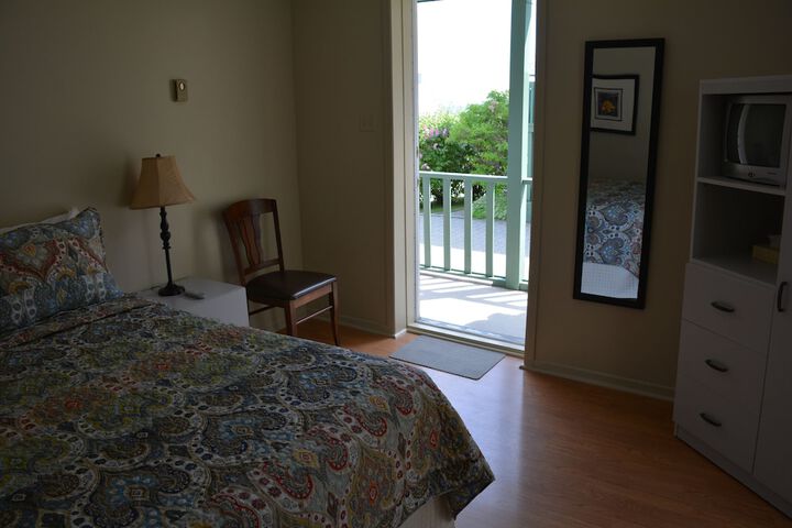 Room 40 of 72