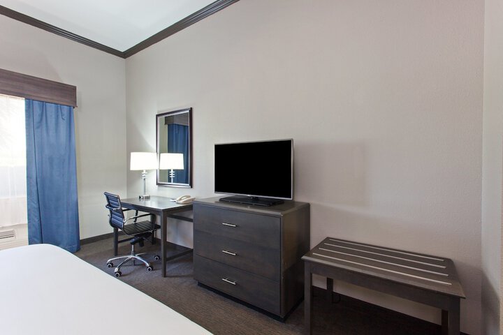 Room 15 of 28