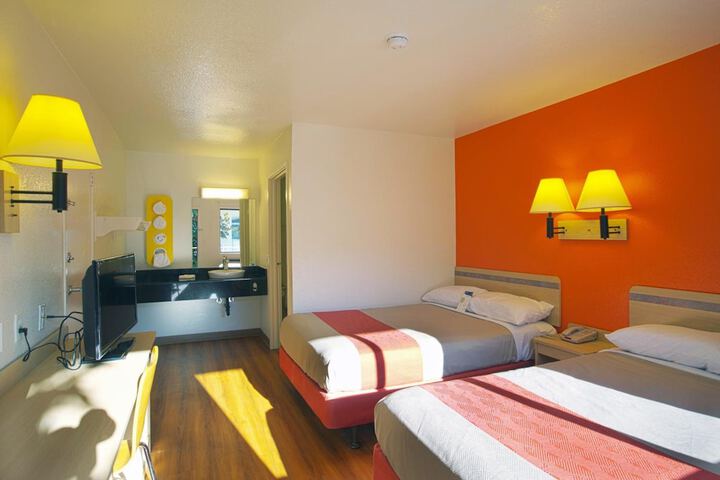 Room 17 of 43