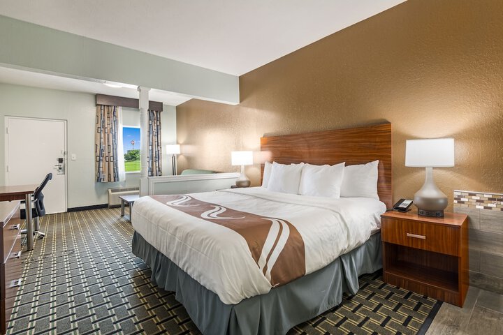 Room 21 of 37