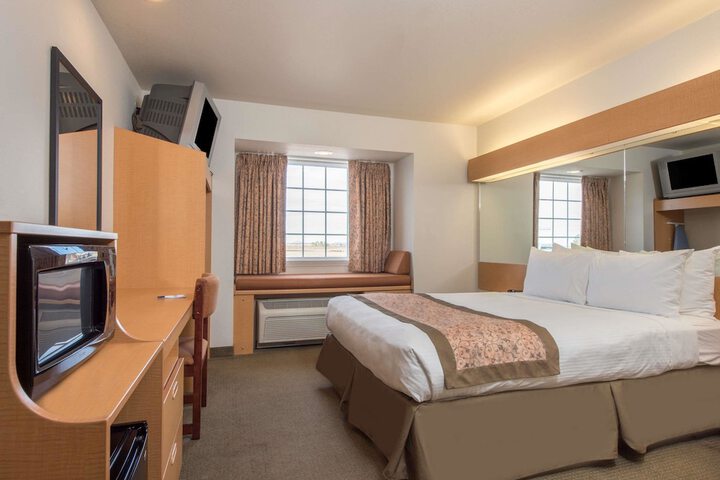 Room 10 of 15