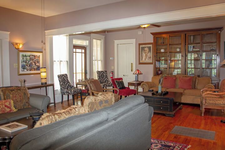 Oakland Manor House