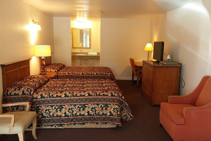 Room 9 of 47