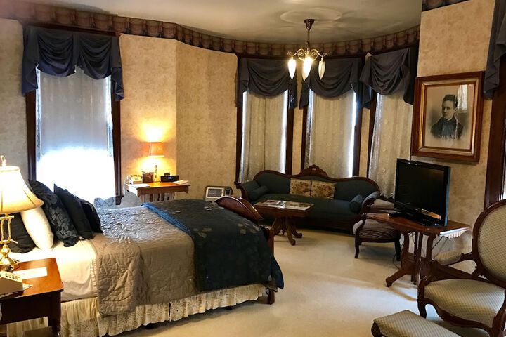 Room 24 of 26