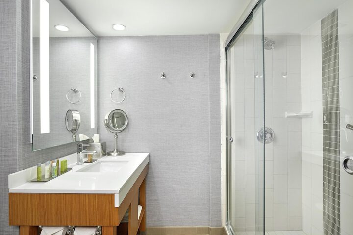 DoubleTree by Hilton Edmonton Downtown