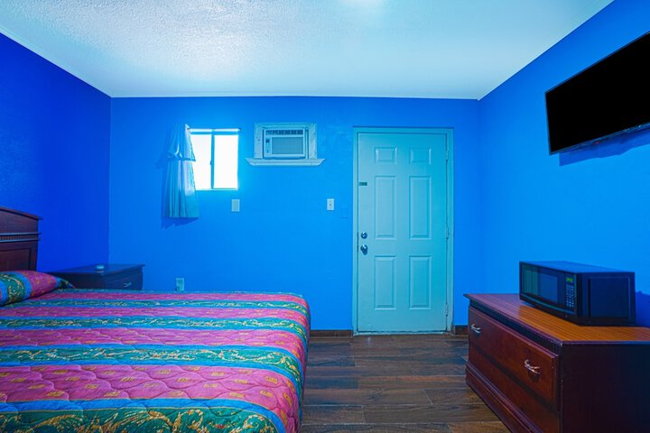 Room 31 of 64
