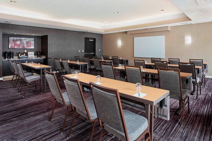 Courtyard by Marriott Detroit Pontiac / Auburn Hills