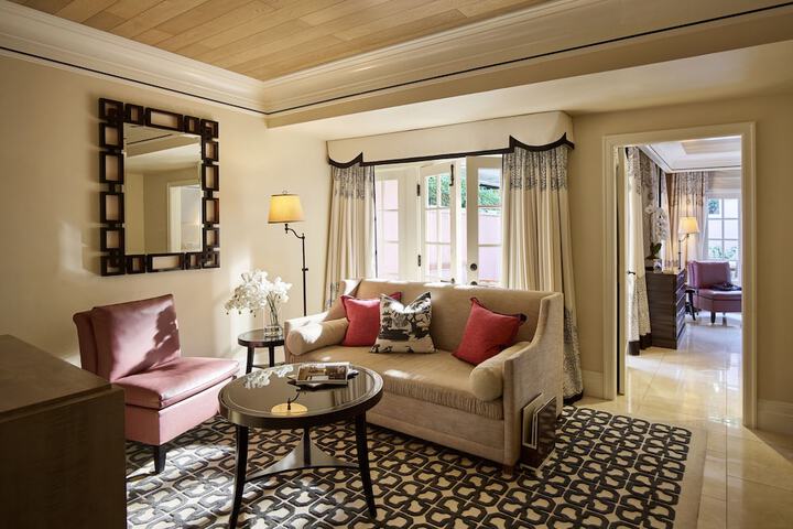 Room 28 of 153