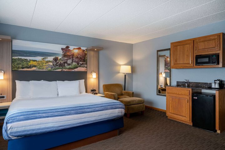 Room 16 of 34