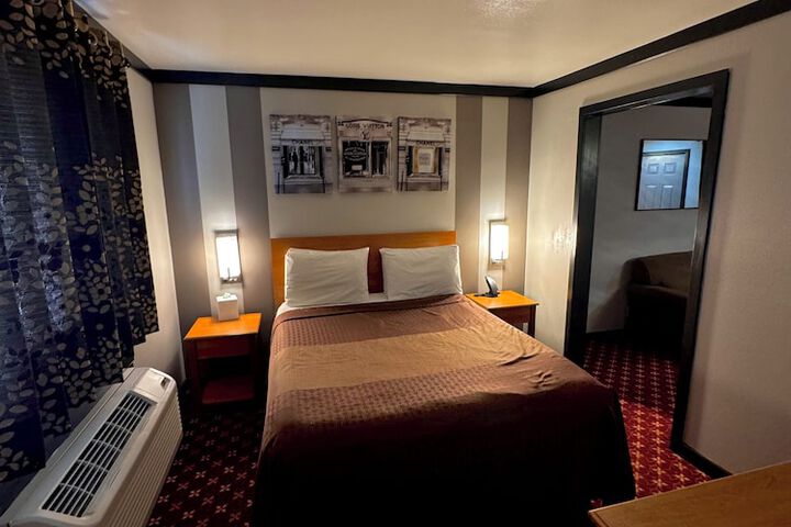 Room 36 of 49