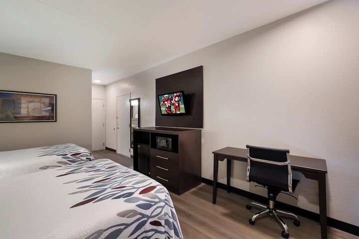 Room 32 of 35