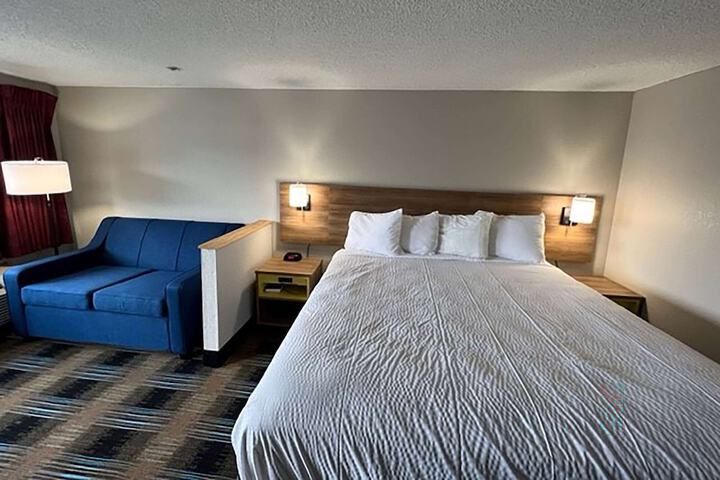 Room 13 of 23