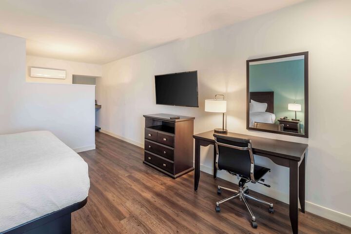 Room 15 of 38