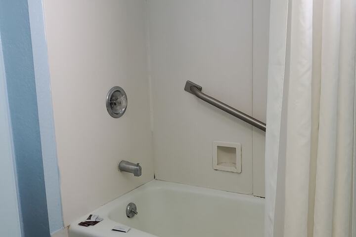 Room 16 of 43
