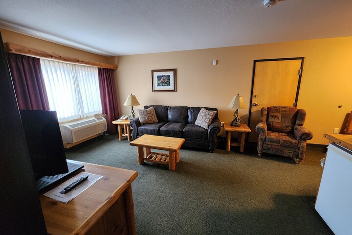 Room 13 of 19