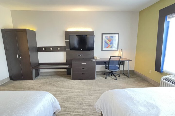 Room 25 of 53