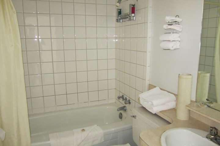 Camelot Court Motel