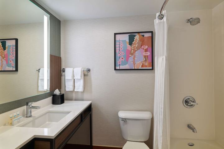 Room 32 of 59