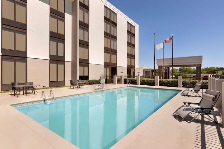 Hotel 8 of 70