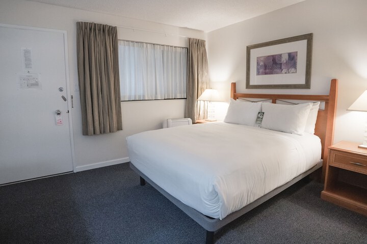 Room 35 of 82