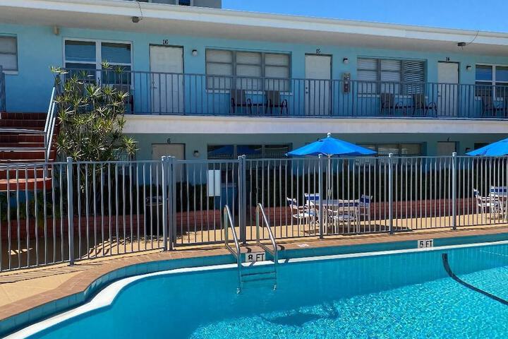 Beachside Resort Motel