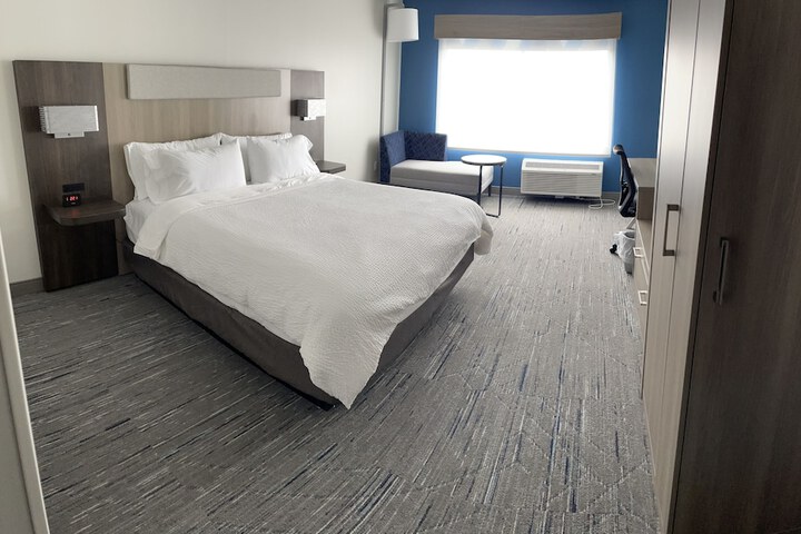 Room 16 of 50