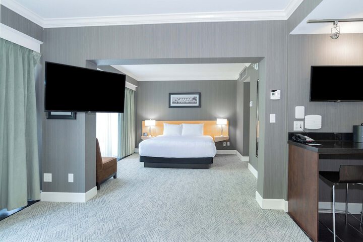 Sandman Signature Vancouver Airport Hotel & Resort